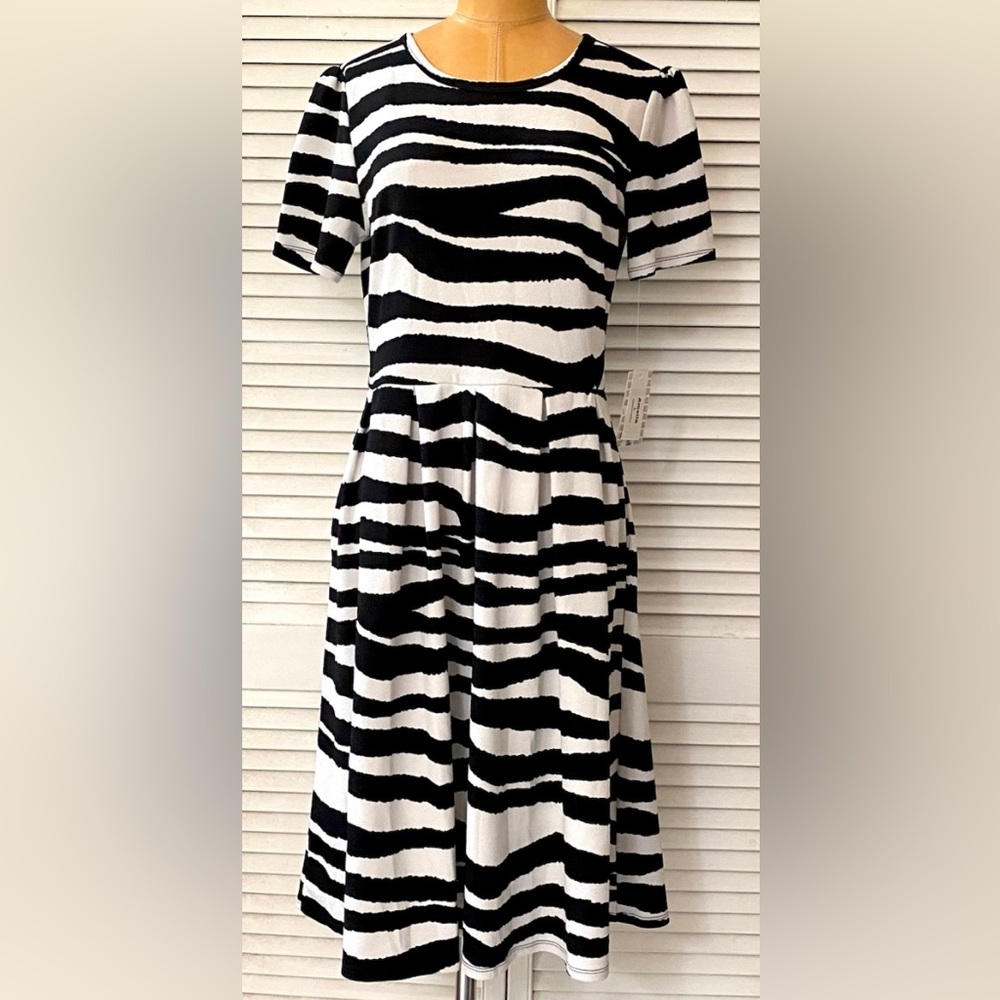 🆕 LuLaRoe Amelia Dress Womens Large Zebra Print Short Sleeve Office Party NWT
